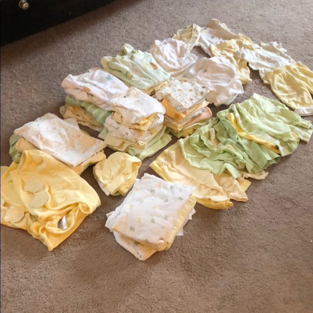 Infant baby bundle 80 PIECES